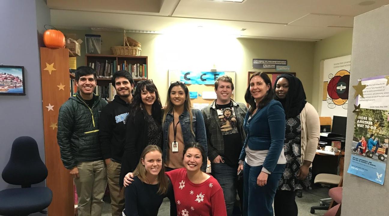 cce group picture with VISTAs, staff, and student assistants