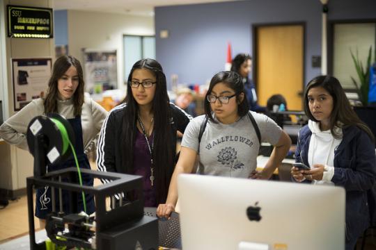 RCP and SSU students exploring the Makers Space in the Schulz Library